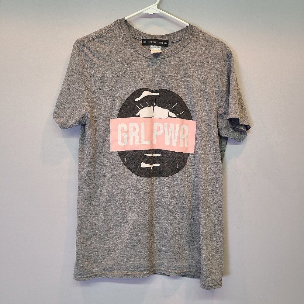 LuluSimonStudio Shirt Medium Short Sleeve Girl Power Mouth Lips Graphic